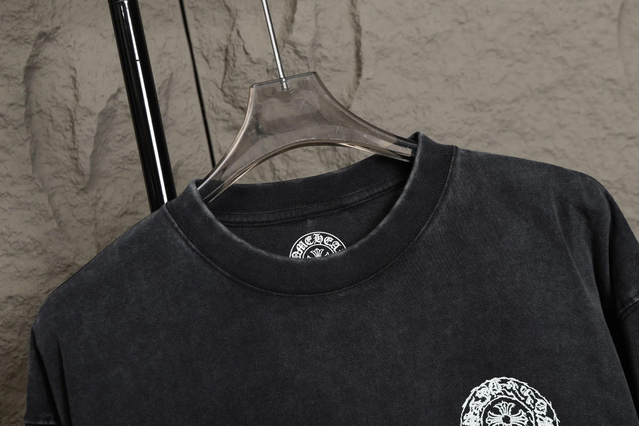 🅿️280 High-quality 25803 2025 early autumn new release🔥 Croxin washed distressed disc length T, 270g high weight double yarn plain fabric, and both the fabric and the garment have been washed, which is equivalent to two washing processes to prevent shrinkage.
